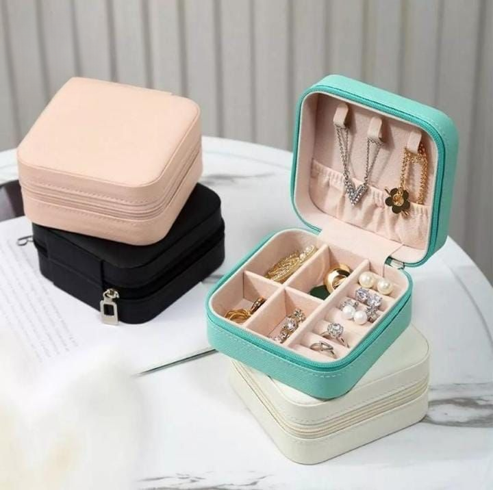 Leather Jewellery Organizer Box with Zipper | Ear Rings & Necklace_Bracelets Holder | Small Jewelry Box Vanity Hanger Stand Velvet
